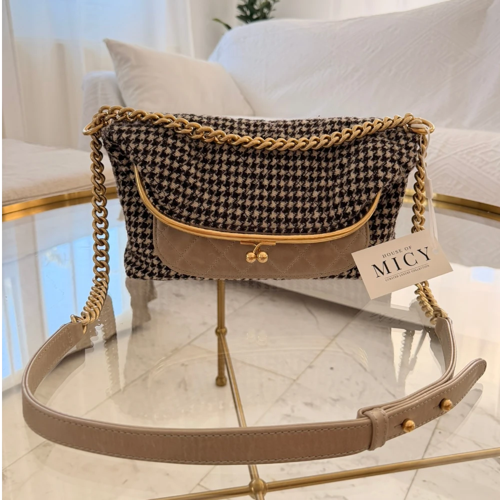 Chanel | 2015-2016 Medium Tabatière Tweed & Calfskin Kisslock Crossbody Bag