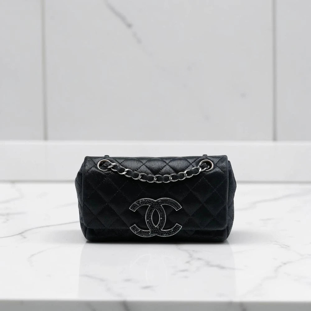 Chanel | Iridescent Caviar Crystal CC Wallet On Chain crossbody bag