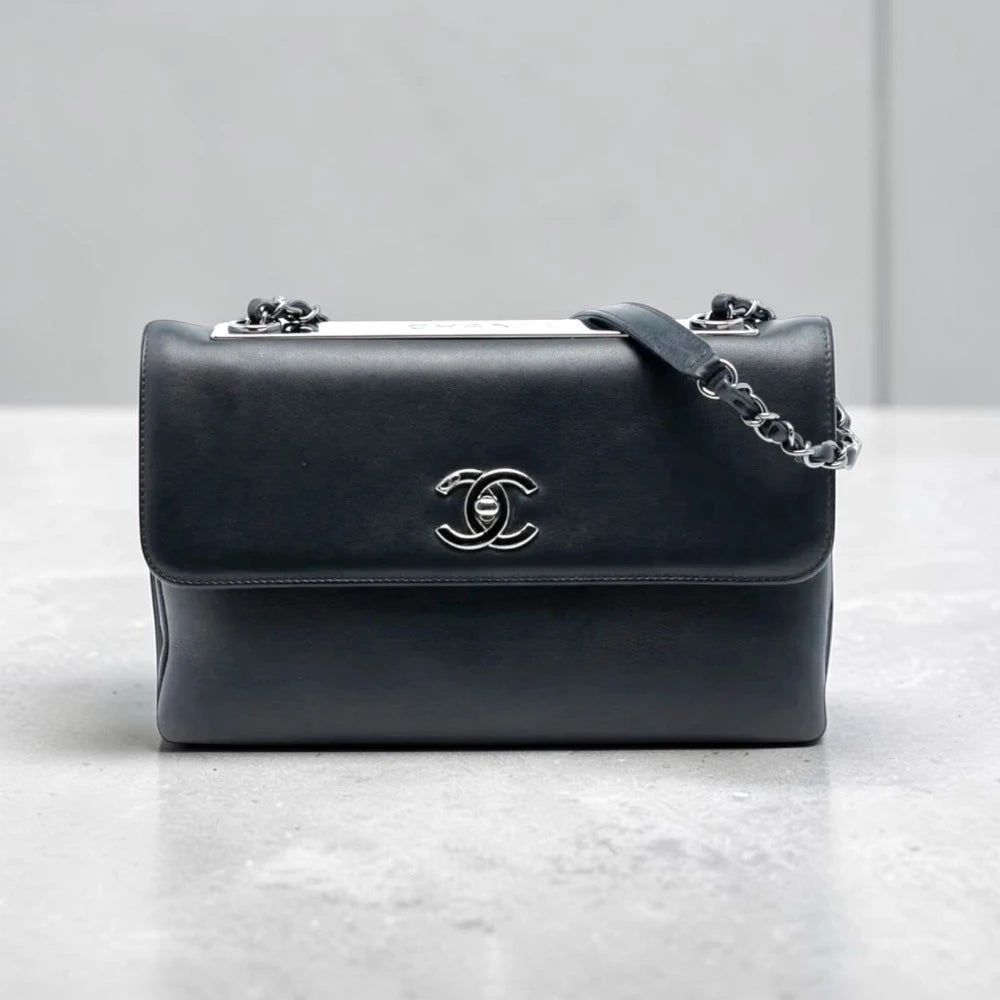 Chanel | Medium Lambskin CC Flap shoulder bag