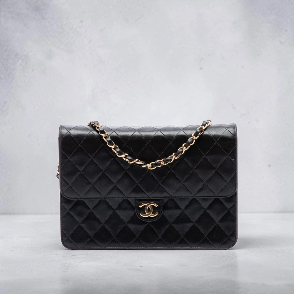 Chanel | 1997-1999 Medium CC Quilted Lambskin Single Flap shoulder bag