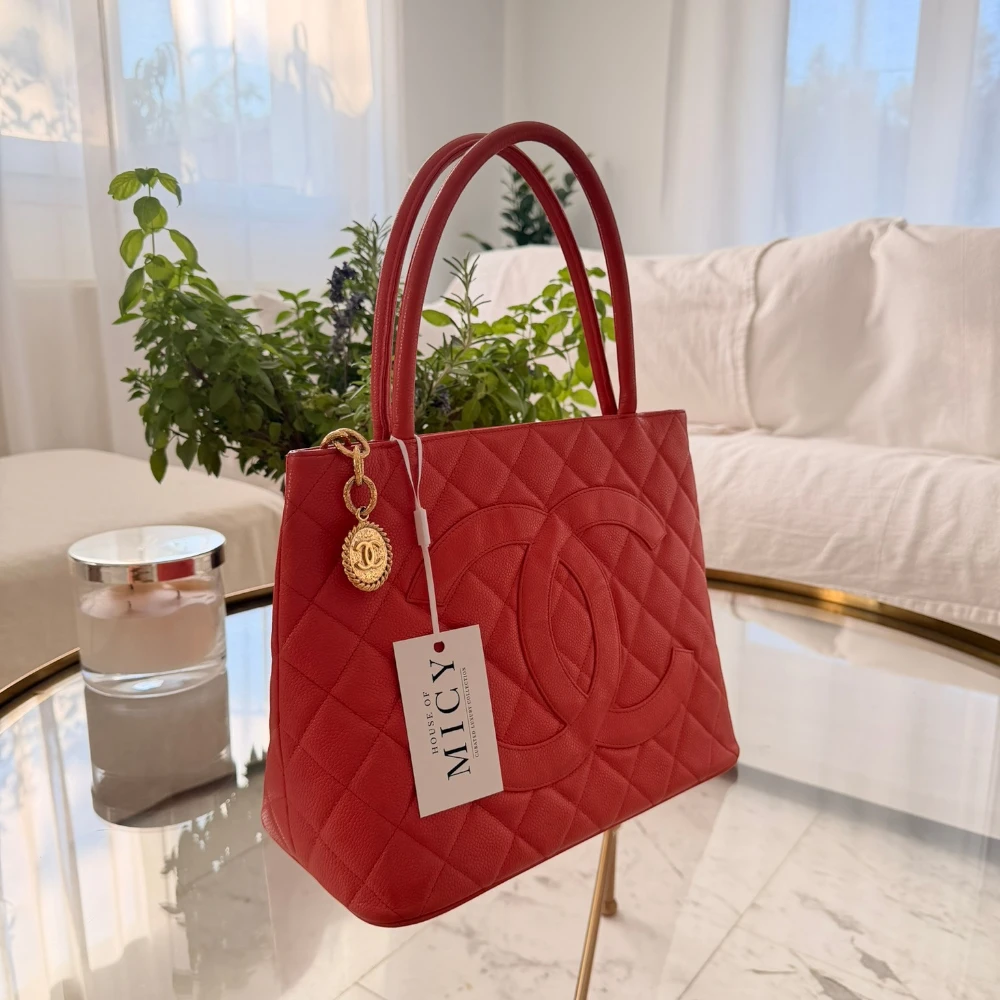 Chanel | 2003-2004 Caviar Medallion tote bag