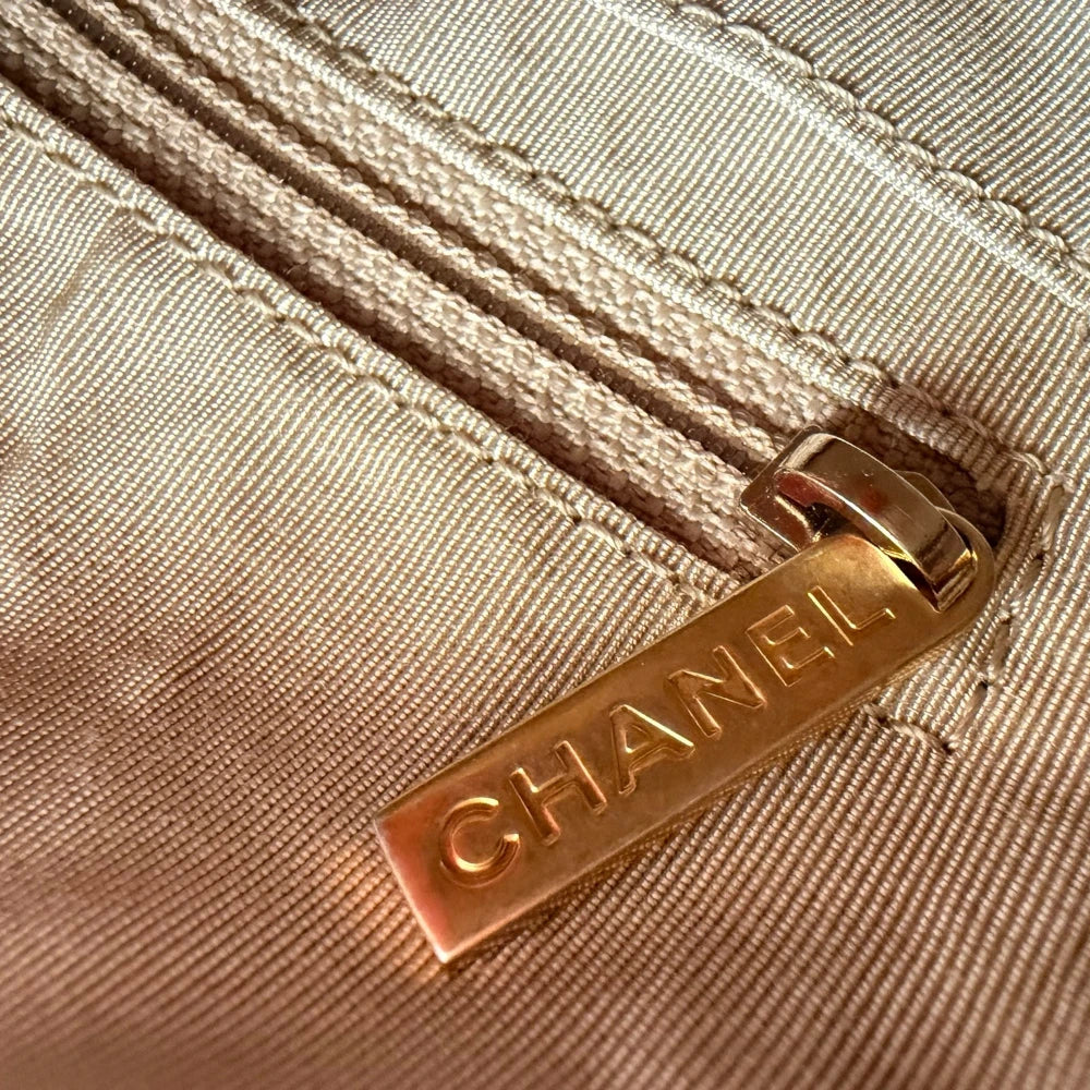 Chanel | 2015-2016 Medium Tabatière Tweed & Calfskin Kisslock Crossbody Bag
