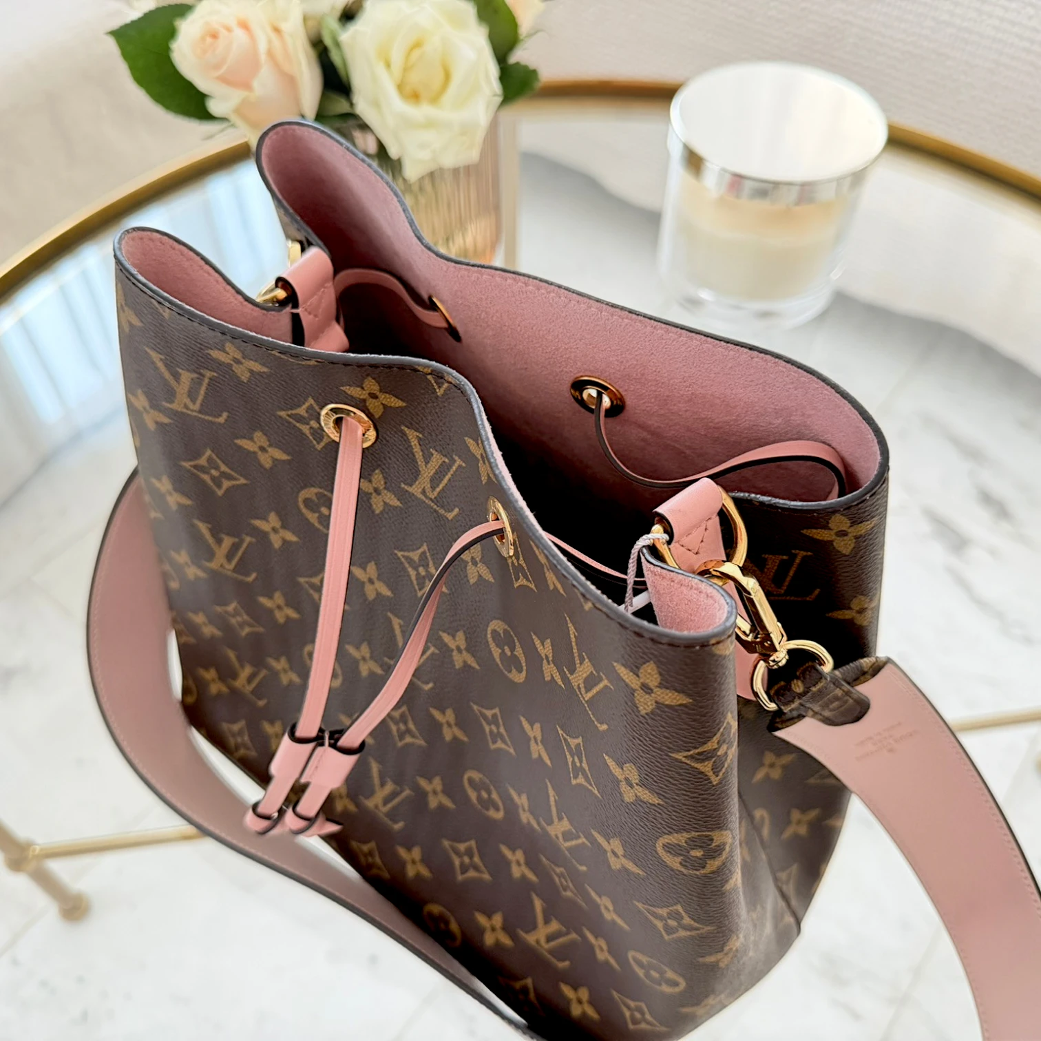 Louis Vuitton  |  Monogram Neonoe MM bucket bag
