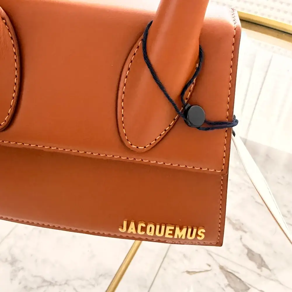 Jacquemus | The Medium Chiquito Handbag in Tan