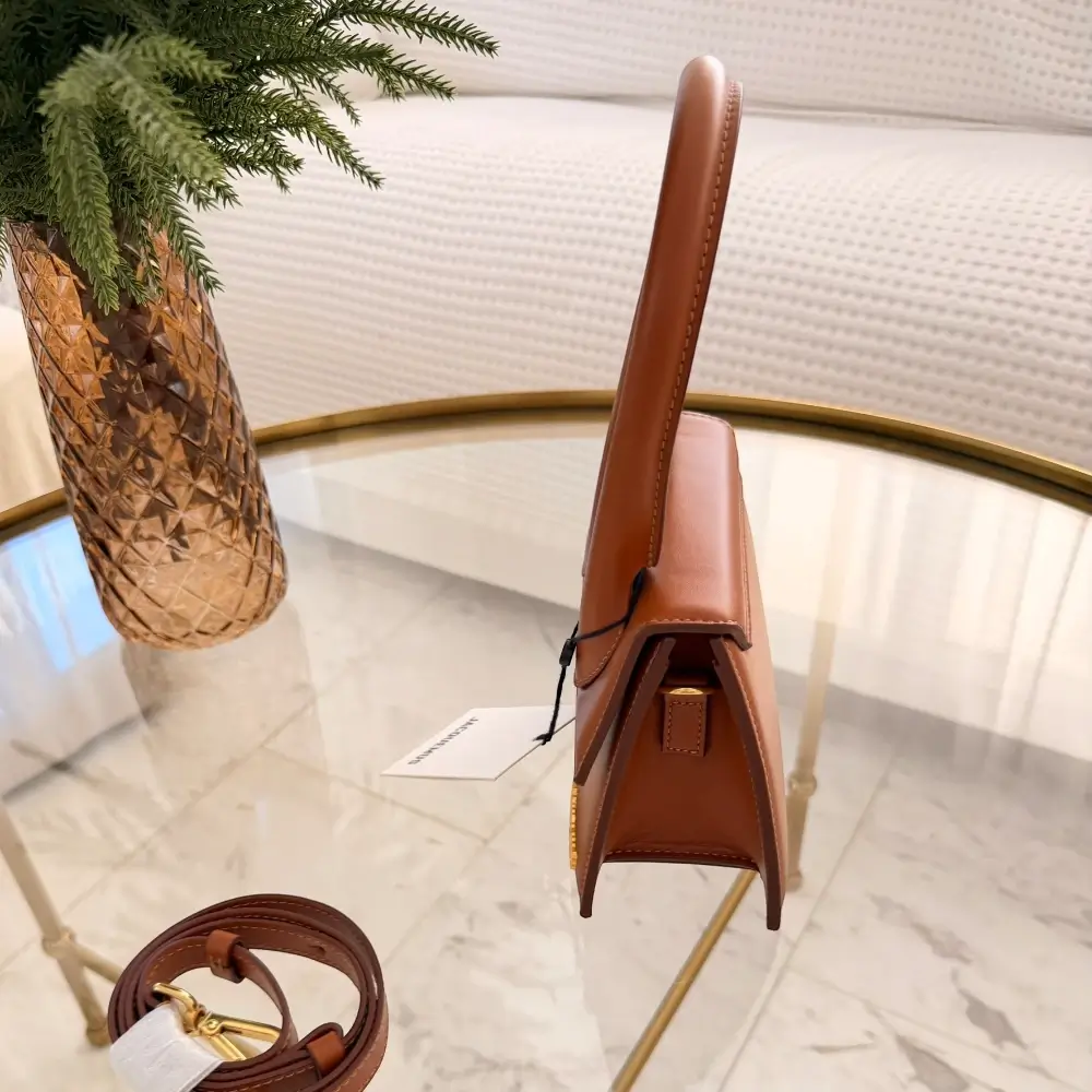 Jacquemus | The Medium Chiquito Handbag in Tan
