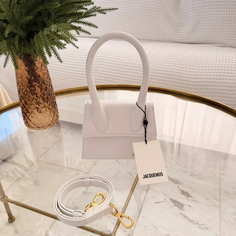 Jacquemus | The Medium Chiquito Handbag in White